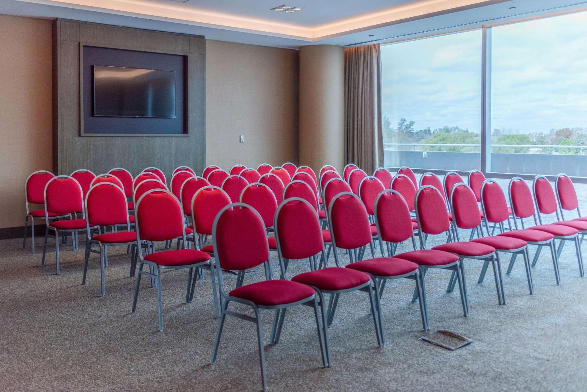 Отель Hilton Pilar Экстерьер фото