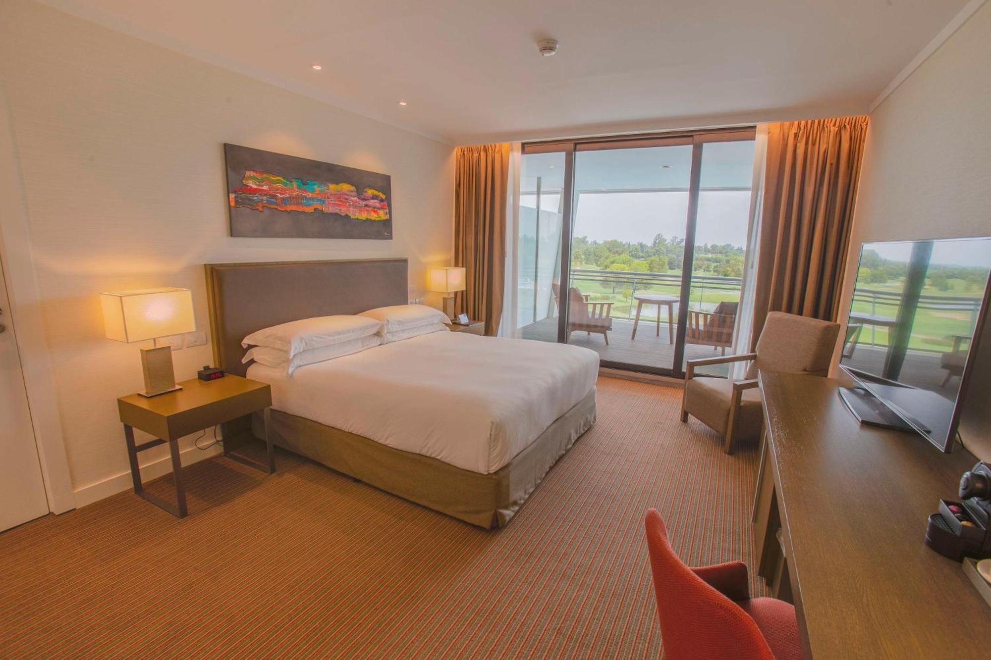 Отель Hilton Pilar Экстерьер фото