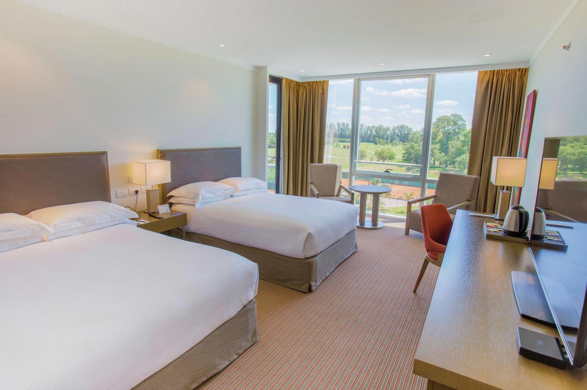 Отель Hilton Pilar Экстерьер фото