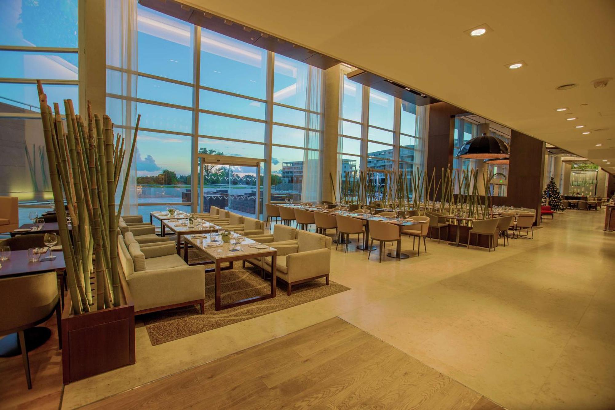 Отель Hilton Pilar Экстерьер фото