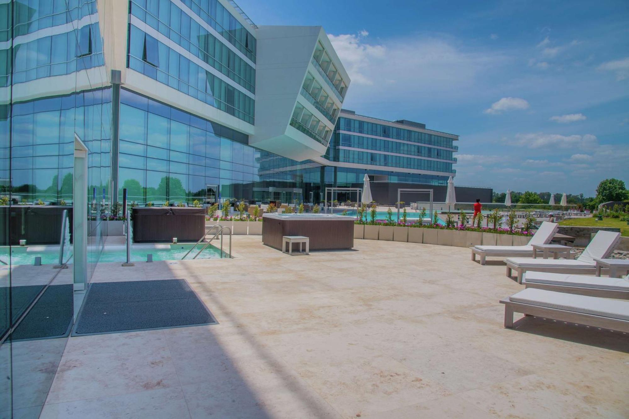 Отель Hilton Pilar Экстерьер фото