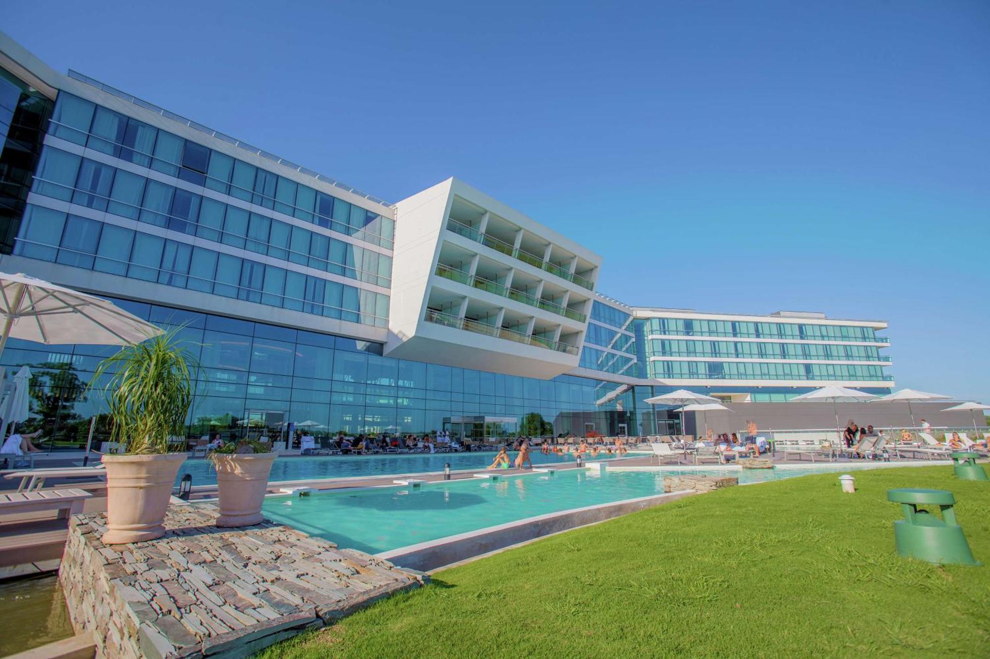 Отель Hilton Pilar Экстерьер фото